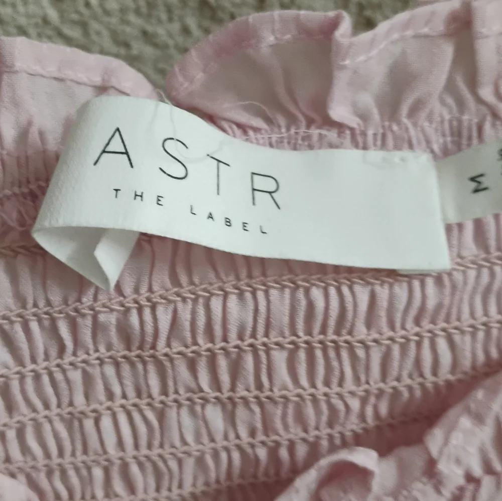 ASTR the Label Womens Ruffle Puff Sleeve Empress Top Sz M